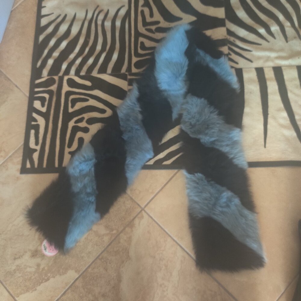 Charlotte Simone shearling scarf  New $798